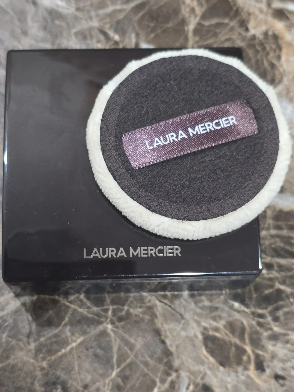 Laura Mercier Translucent Pressed Setting Powder - In Translucent